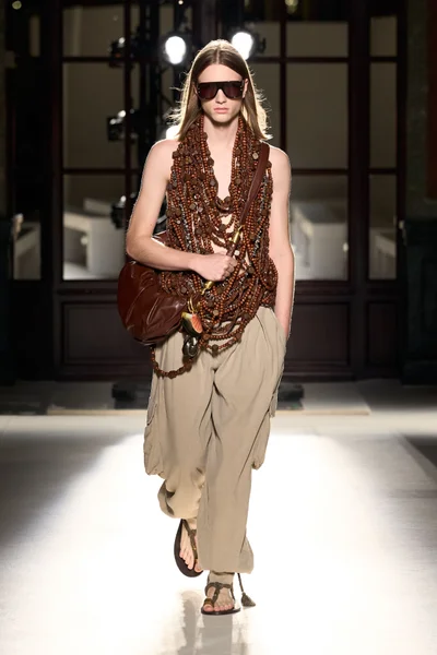 Look 35